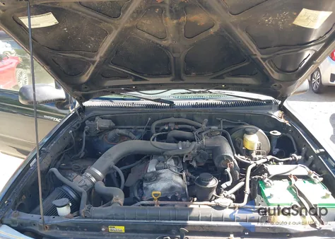 2002 Toyota Tacoma z USA, uszkodzony, nr VIN 5TEWM72N02Z079981